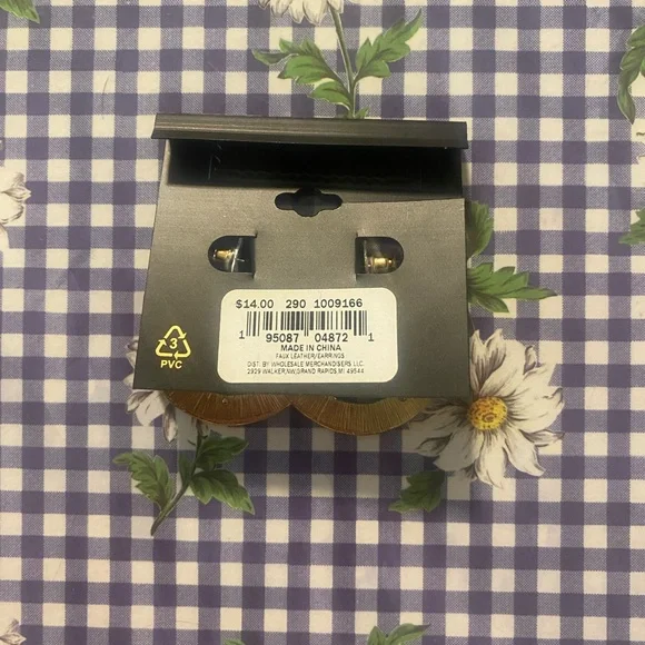 NWT Brown Hoop Earrings - Picture 2 of 2